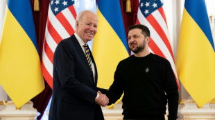 &Uuml;berraschungsbesuch in Kiew: Biden sagt Selenskyj weitere Waffenlieferungen zu