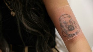 Un &eacute;tablissement londonien efface gratuitement les tatouages de Kanye West
