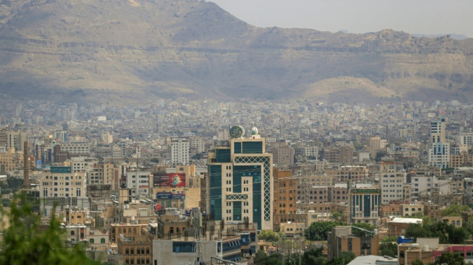 Los hut&iacute;es denuncian bombardeos sauditas en la capital de Yemen