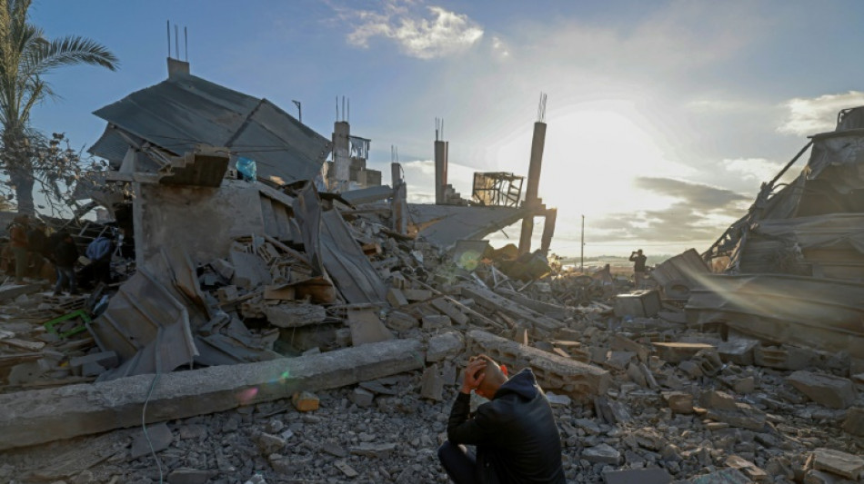 Bombardeios israelenses em Gaza antes de negocia&ccedil;&otilde;es para tr&eacute;gua com o Hamas