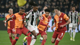Juve for&ccedil;a prorroga&ccedil;&atilde;o, mas &eacute; eliminada pelo Galatasaray, que vai &agrave;s oitavas da Champions