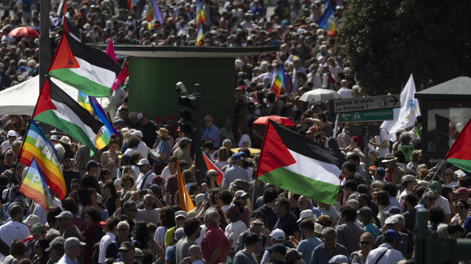 Organizzatori corteo, oltre 300 mila in piazza per Gaza