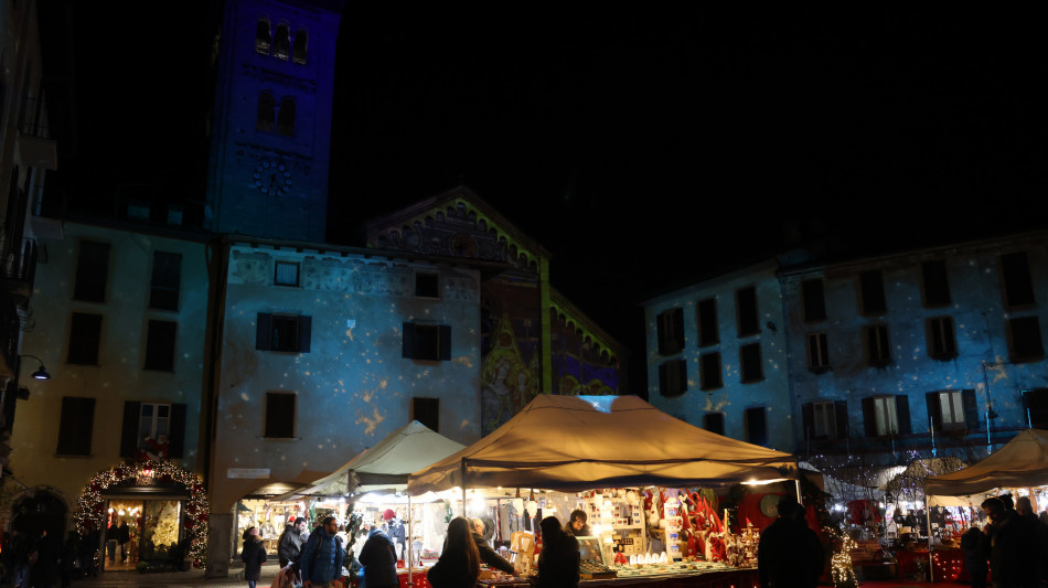 Confesercenti-Ipsos, spesa di 3,3 miliardi tra vigilia e pranzo di Natale