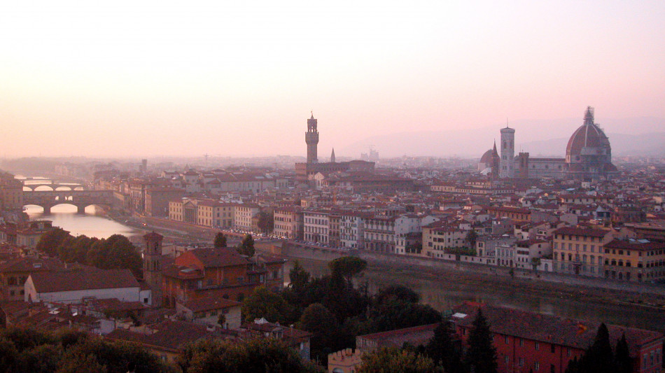 Caldo, black out in pieno centro di Firenze