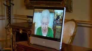 Elizabeth II reprend ses engagements officiels apr&egrave;s avoir &eacute;t&eacute; atteinte du Covid