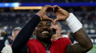 Buccaneers stun Cowboys for first win of NFL season