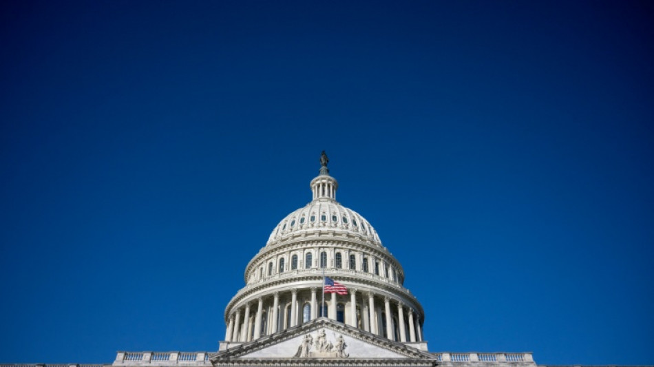 Democratas cedem a Trump para evitar paralisação orçamentária