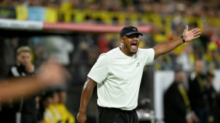 Kompany sale del hospital despu&eacute;s de una meningitis