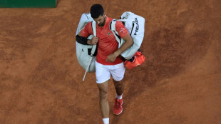 Monte-Carlo: Djokovic se prend encore les pieds dans la terre mon&eacute;gasque