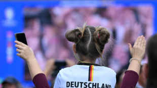 Jugendstudie: Gro&szlig;es Demokratievertrauen - aber Rechtsruck bei jungen M&auml;nnern