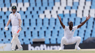 South Africa strike back after second innings collapse