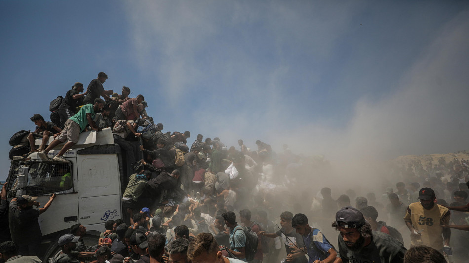 Governo Gaza, solo 36 camion di aiuti sono entrati ieri