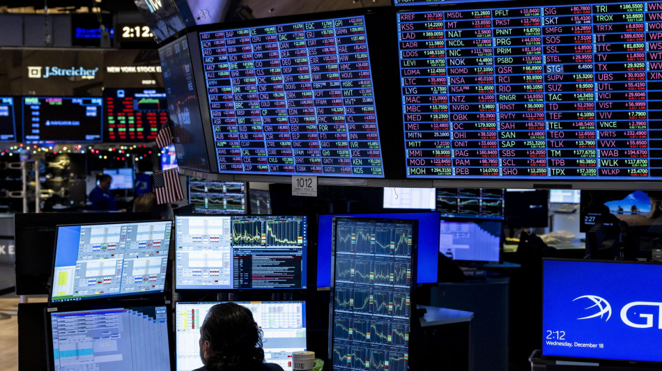 Lo spread Btp-Bund &egrave; in calo a 90,5 punti in avvio