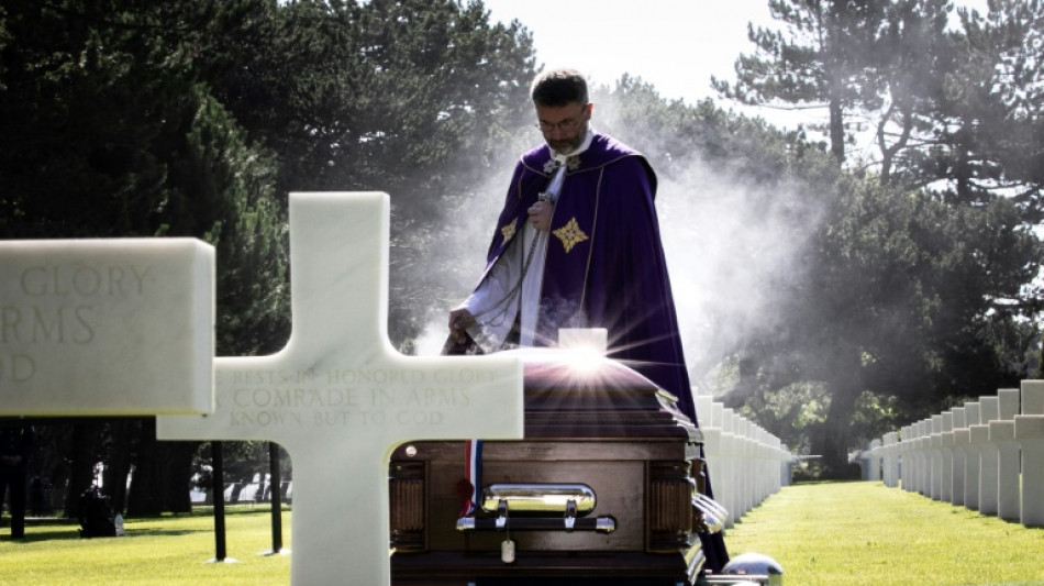 Un soldat am&eacute;ricain mort le 6 juin 1944 inhum&eacute; au cimeti&egrave;re de Colleville-sur-Mer