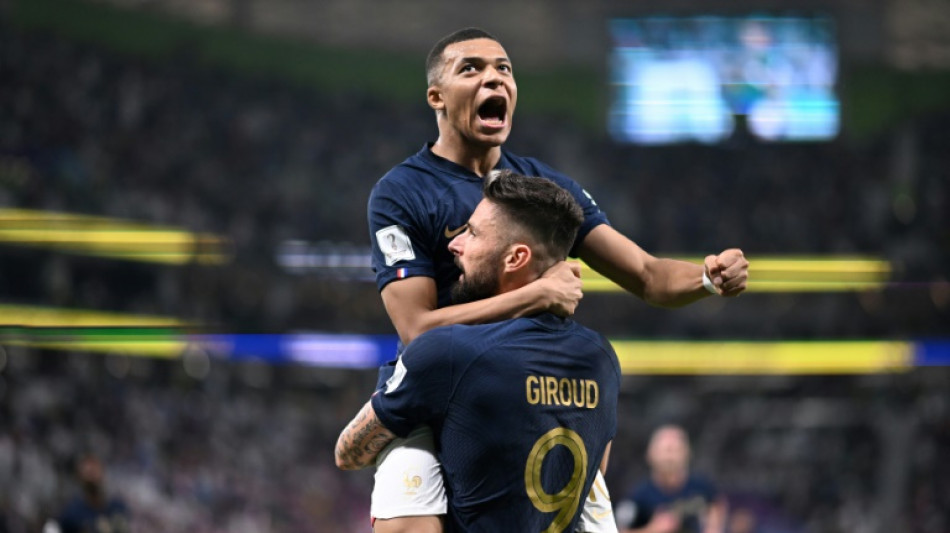Mondial-2022: la France prend son quart, Giroud et Mbapp&eacute; prennent leur pied