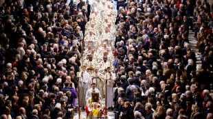 "On red&eacute;couvre Notre-Dame": la cath&eacute;drale rouvre au public avec ses premi&egrave;res messes