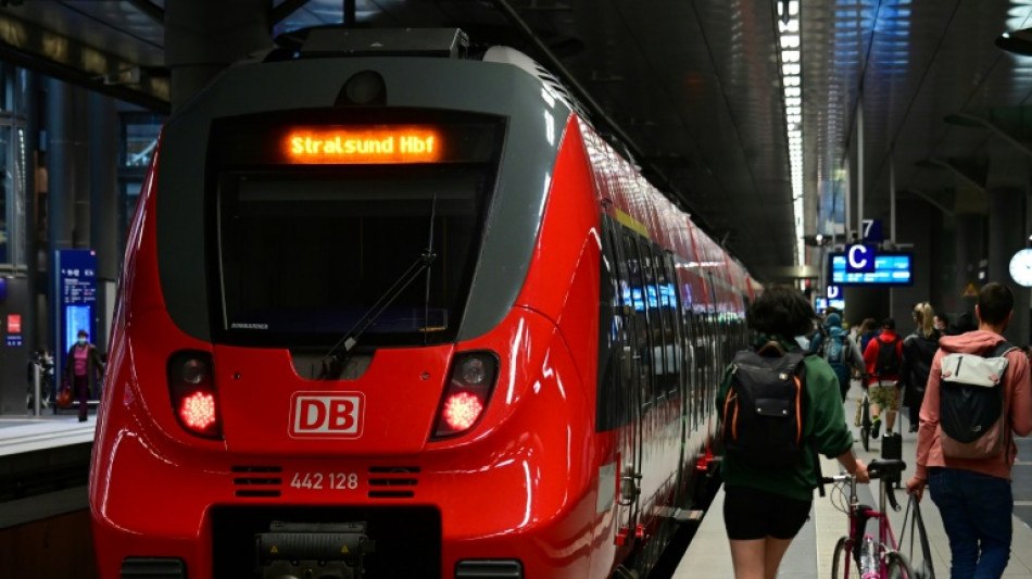 Landkreistag kritisiert Einf&uuml;gung von 49-Euro-Ticket zum 1. Mai