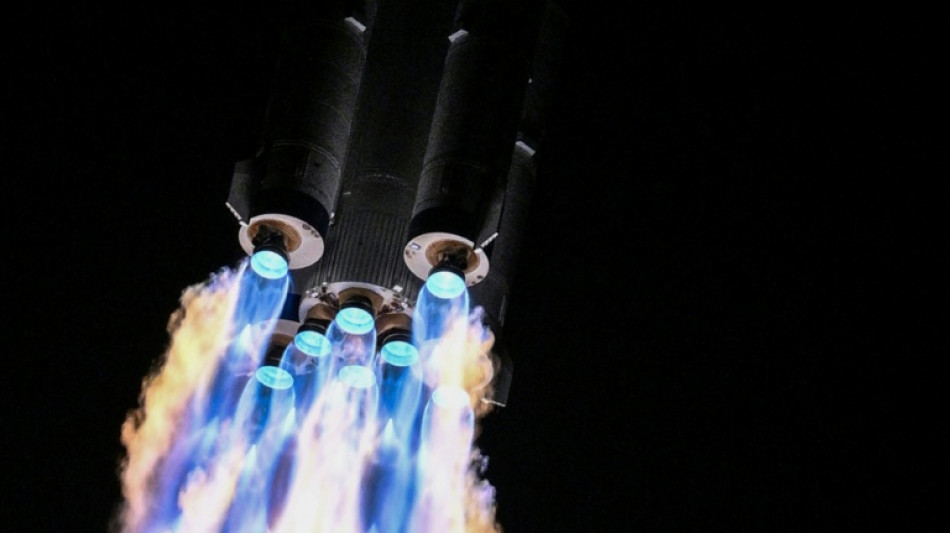 Wegen Weltraumschrott im All festsitzende Taikonauten wieder auf Erde zur&uuml;ck