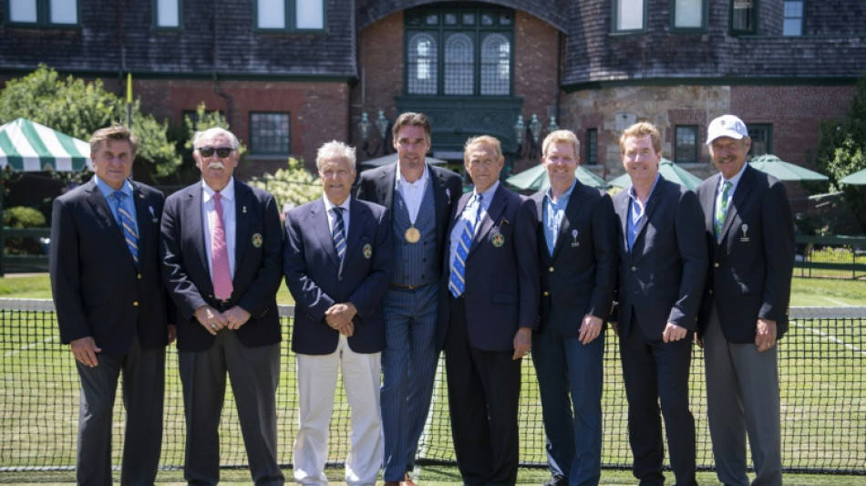 Laver, King pay tribute after Australian doubles star Davidson dies 