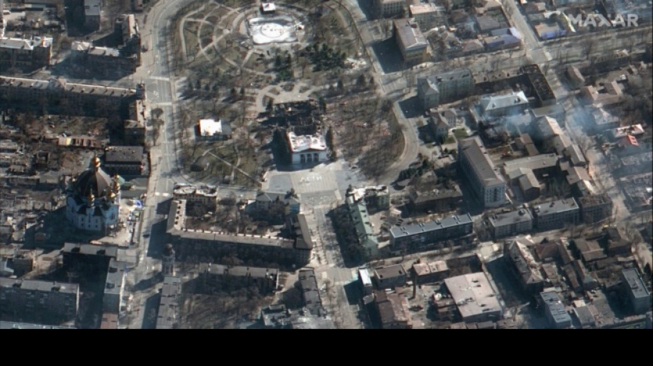 Ukraine: deux survivantes racontent "l'horreur" du bombardement du th&eacute;&acirc;tre de Marioupol