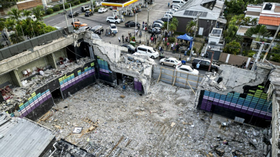 Discothèque effondrée à Saint-Domingue: nouveau bilan de 225 morts, les corps rendus aux familles