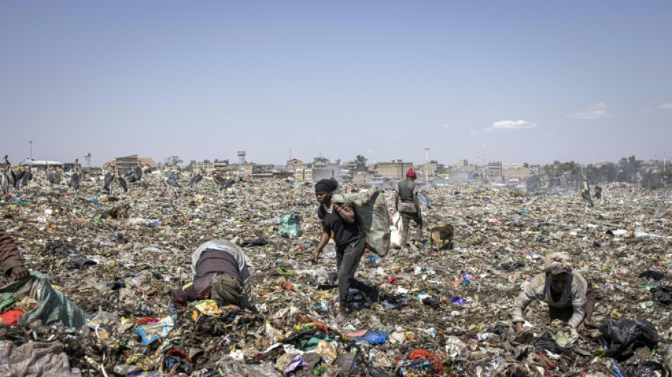 En 2021, pr&egrave;s de 300 millions de v&ecirc;tements usag&eacute;s export&eacute;s au Kenya, "br&ucirc;l&eacute;s ou jet&eacute;s" 