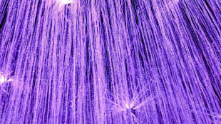 Nuovi schermi flessibili, funzionano anche quando si allungano