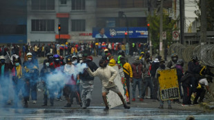 Equateur: onzi&egrave;me jour de manifestations, incidents devant le Parlement