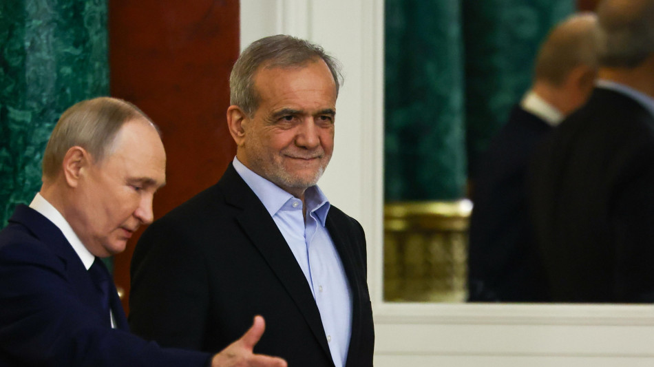 Cremlino, 'Putin ha parlato con Netanyahu e Pezeshkian'